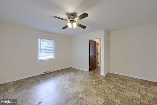 2810 HARRISBURG PIKE, Lancaster, PA 17601