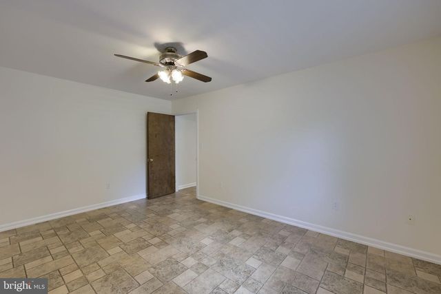 2810 HARRISBURG PIKE, Lancaster, PA 17601