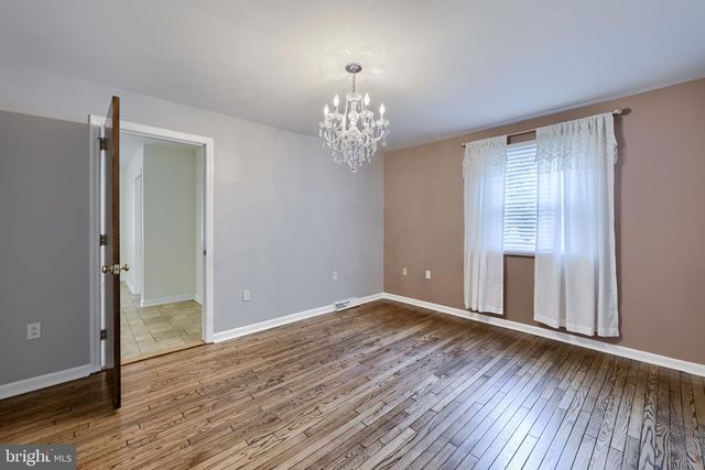 2810 HARRISBURG PIKE, Lancaster, PA 17601