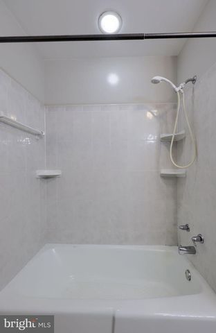 2810 HARRISBURG PIKE, Lancaster, PA 17601
