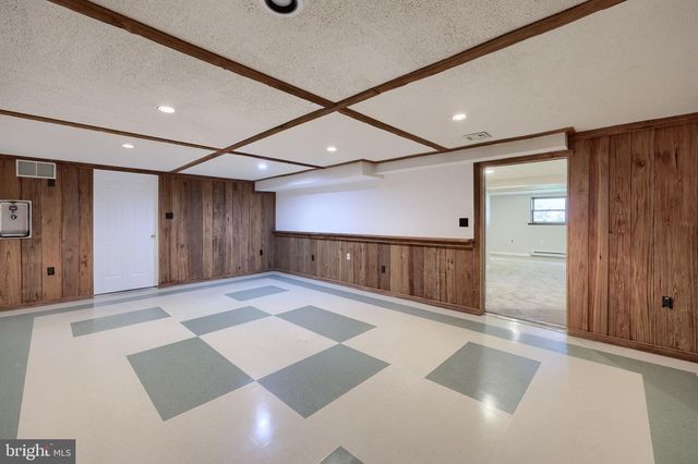2810 HARRISBURG PIKE, Lancaster, PA 17601