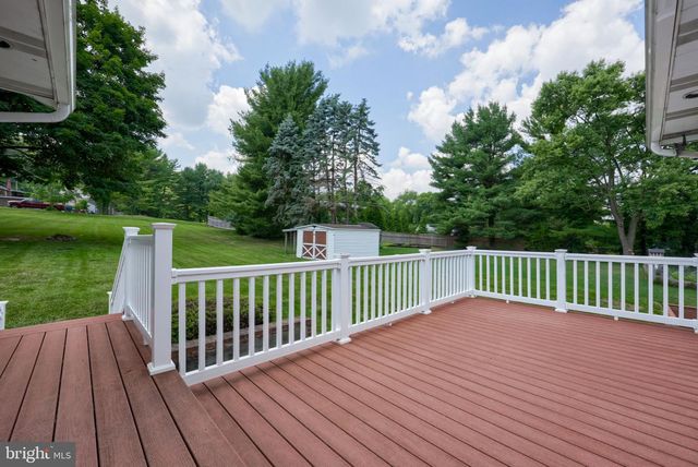 2810 HARRISBURG PIKE, Lancaster, PA 17601