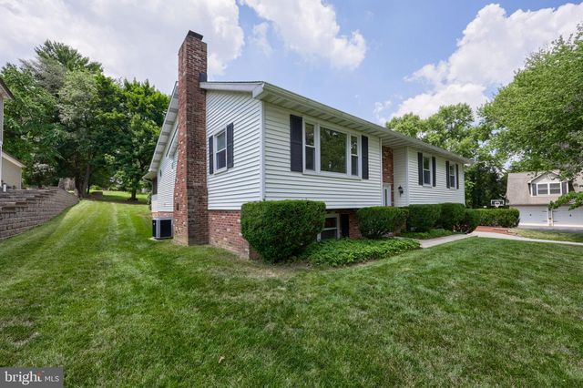 2810 HARRISBURG PIKE, Lancaster, PA 17601