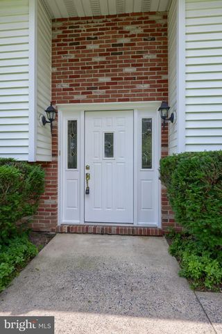 2810 HARRISBURG PIKE, Lancaster, PA 17601