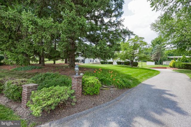 2810 HARRISBURG PIKE, Lancaster, PA 17601