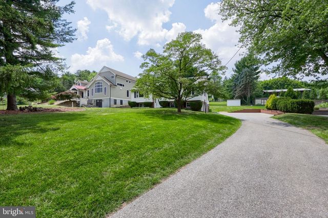 2810 HARRISBURG PIKE, Lancaster, PA 17601