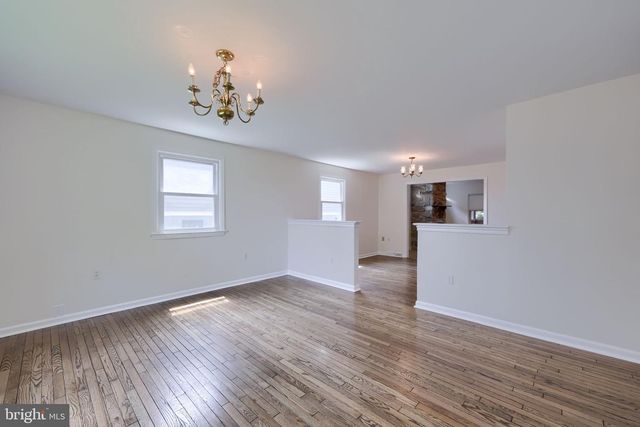 2810 HARRISBURG PIKE, Lancaster, PA 17601