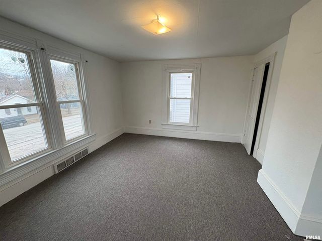 804 NE MONROE Street, Peoria, IL 61603