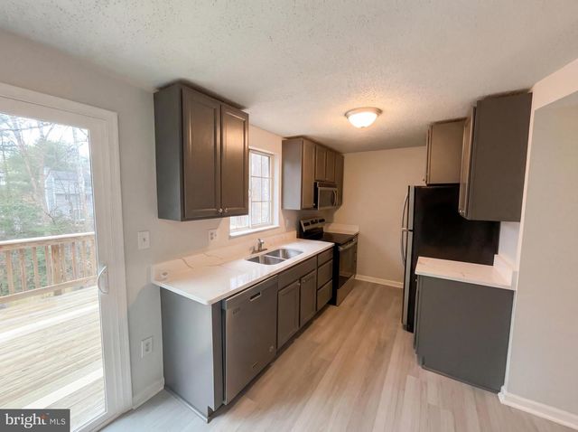 13524 BENTLEY CIR, Woodbridge, VA 22192