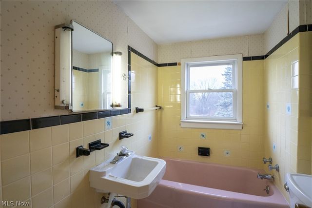 970 S Chillicothe Road, Aurora, OH 44202