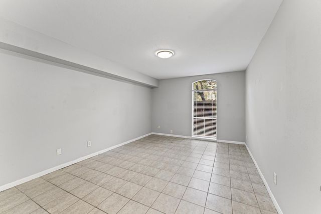 4627 Wild Indigo Street 591, Houston, TX 77027