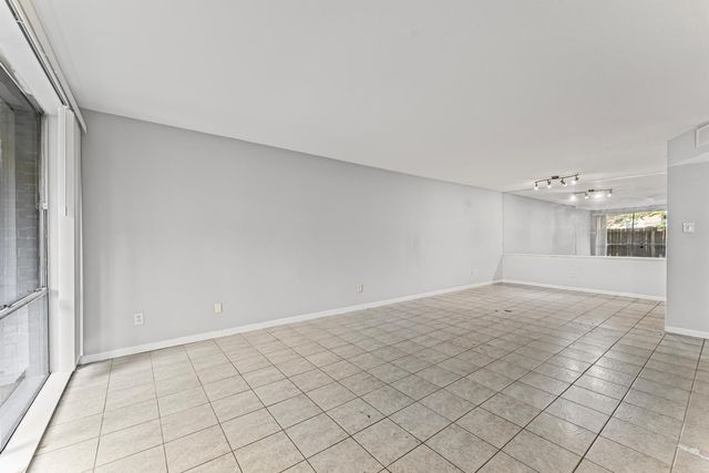 4627 Wild Indigo Street 591, Houston, TX 77027