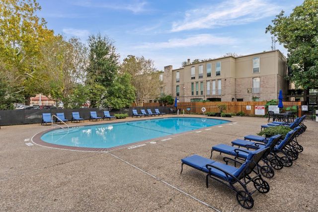 4627 Wild Indigo Street 591, Houston, TX 77027