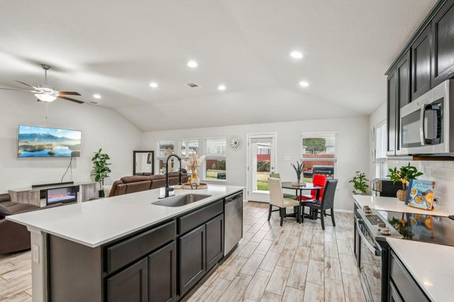 1909 Omaha DR, Lago Vista, TX 78645