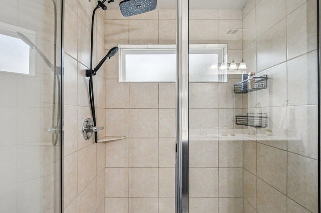 1909 Omaha DR, Lago Vista, TX 78645