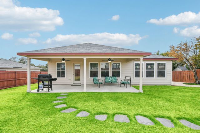 1909 Omaha DR, Lago Vista, TX 78645