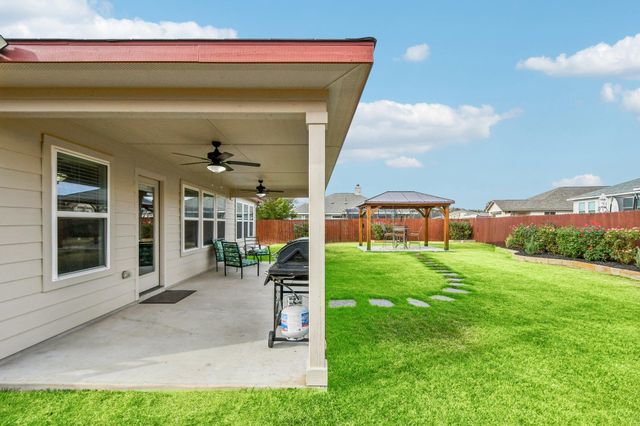 1909 Omaha DR, Lago Vista, TX 78645