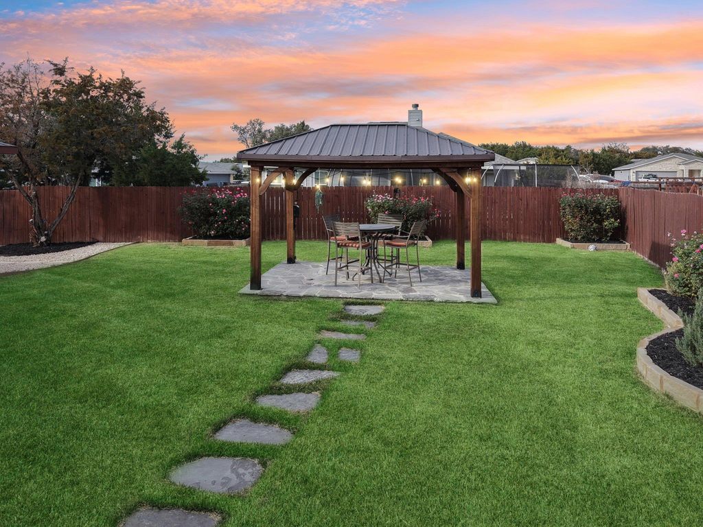 1909 Omaha DR, Lago Vista, TX 78645