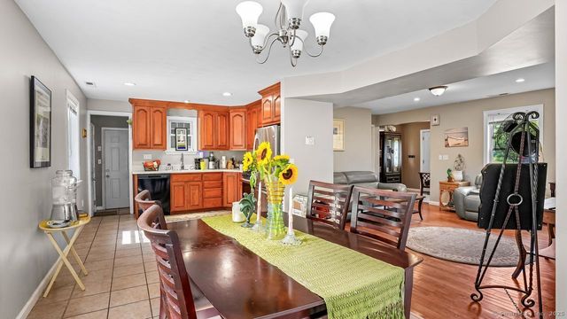 1371 Old North Colony Road, Meriden, CT 06450