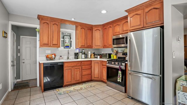 1371 Old North Colony Road, Meriden, CT 06450