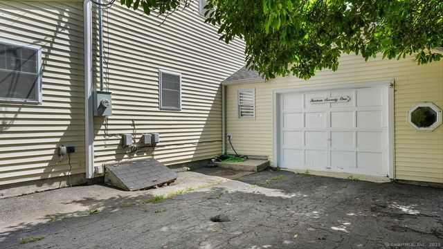 1371 Old North Colony Road, Meriden, CT 06450