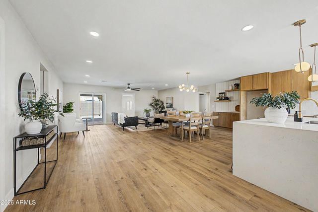 6743 S NEWBERRY Road, Tempe, AZ 85283