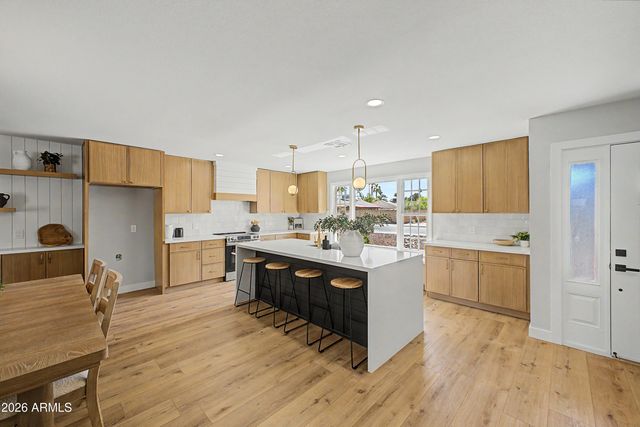 6743 S NEWBERRY Road, Tempe, AZ 85283