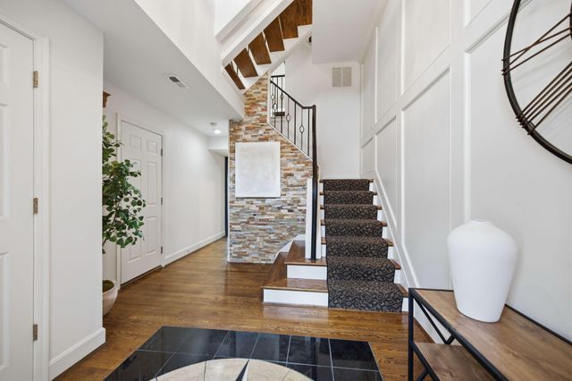 116 Shelby Street, Covington, KY 41011