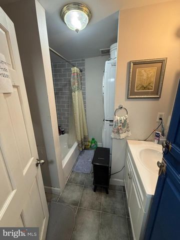 15 E FRONT ST, Trenton, NJ 08608