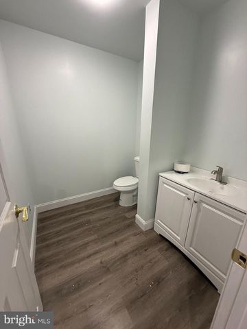 15 E FRONT ST, Trenton, NJ 08608
