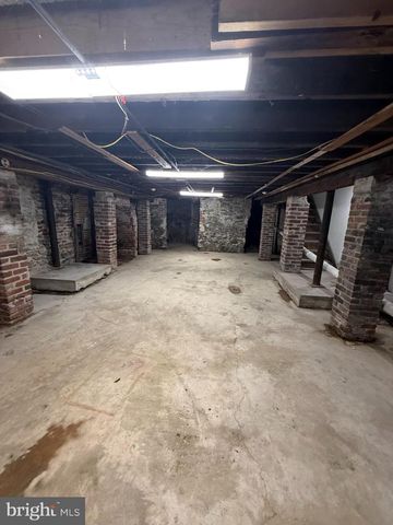 15 E FRONT ST, Trenton, NJ 08608