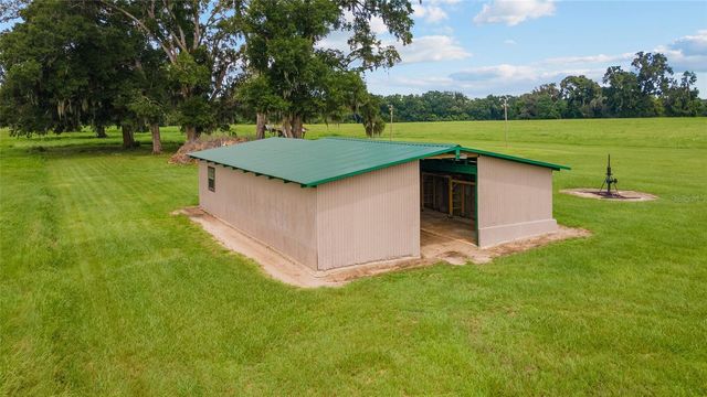17176 N US HIGHWAY 441, Reddick, FL 32686