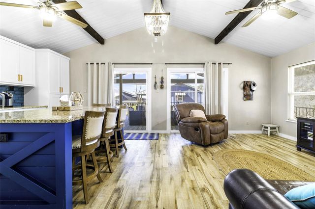 129 Second Avenue, Onalaska, TX 77360