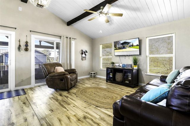 129 Second Avenue, Onalaska, TX 77360