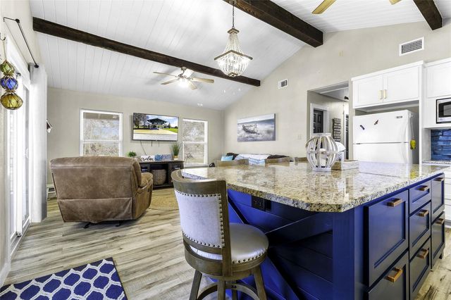 129 Second Avenue, Onalaska, TX 77360