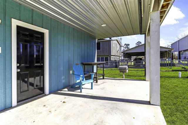 129 Second Avenue, Onalaska, TX 77360