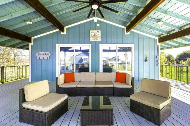 129 Second Avenue, Onalaska, TX 77360