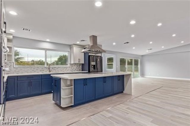 7611 Laredo Street, Las Vegas, NV 89117