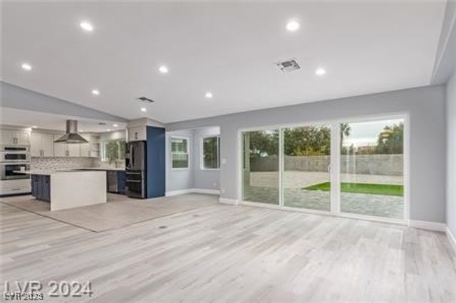 7611 Laredo Street, Las Vegas, NV 89117