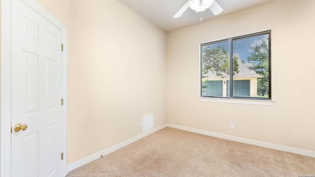 27509 Boerne Cliff Dr, Boerne, TX 78006