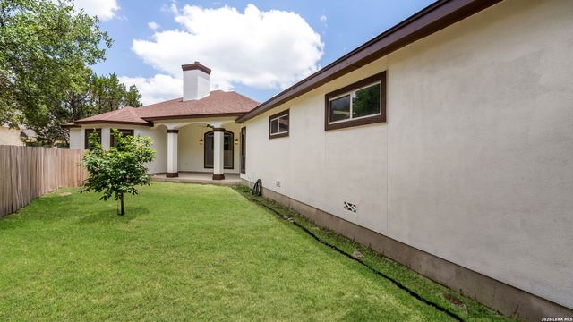 27509 Boerne Cliff Dr, Boerne, TX 78006