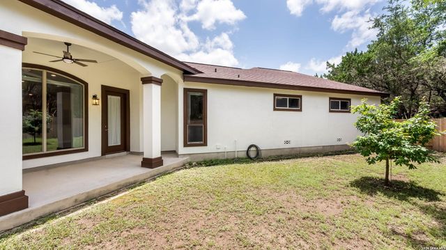 27509 Boerne Cliff Dr, Boerne, TX 78006