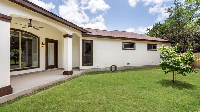 27509 Boerne Cliff Dr, Boerne, TX 78006
