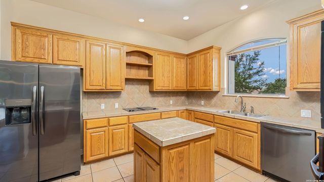 27509 Boerne Cliff Dr, Boerne, TX 78006