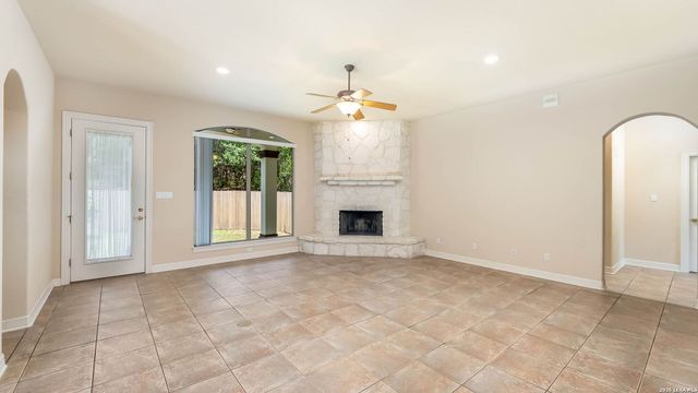 27509 Boerne Cliff Dr, Boerne, TX 78006