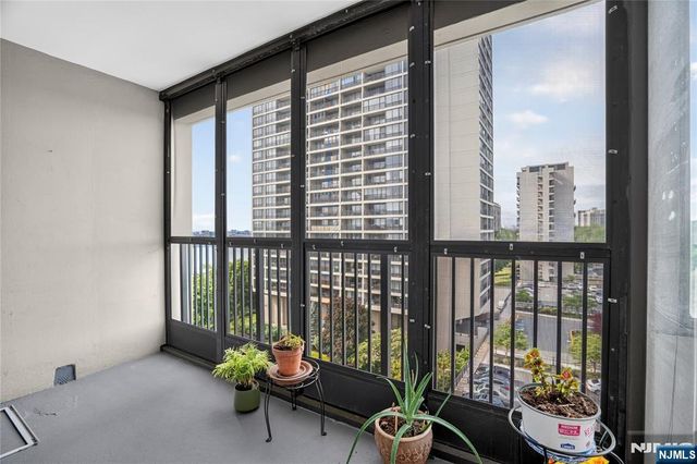 6 Horizon 602, Fort Lee, NJ 07024