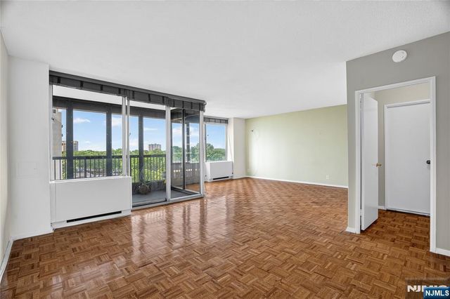 6 Horizon 602, Fort Lee, NJ 07024