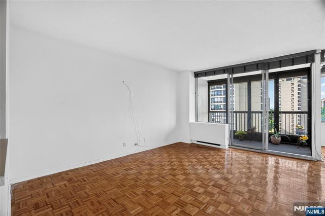 6 Horizon 602, Fort Lee, NJ 07024