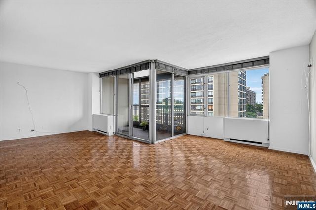 6 Horizon 602, Fort Lee, NJ 07024