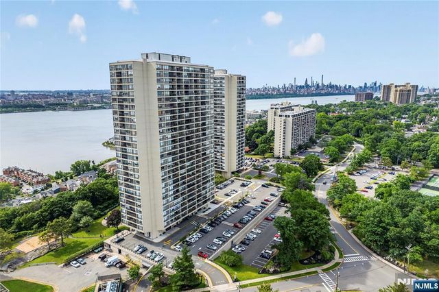 6 Horizon 602, Fort Lee, NJ 07024